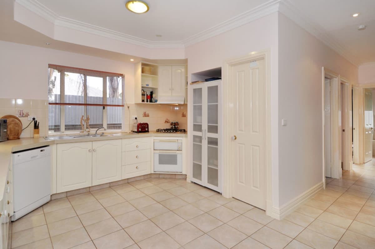 8A Kunanalling Ave, Hannans, Kalgoorlie - Thumbnail 4