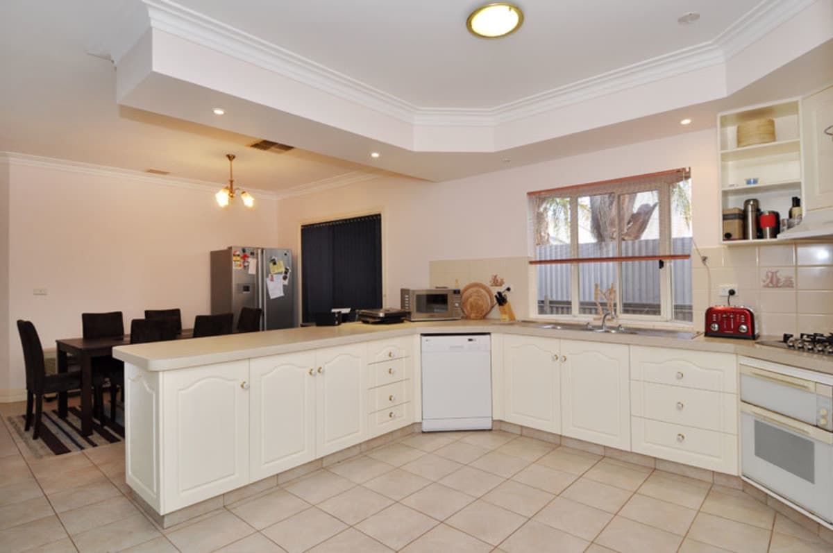 8A Kunanalling Ave, Hannans, Kalgoorlie - Thumbnail 5