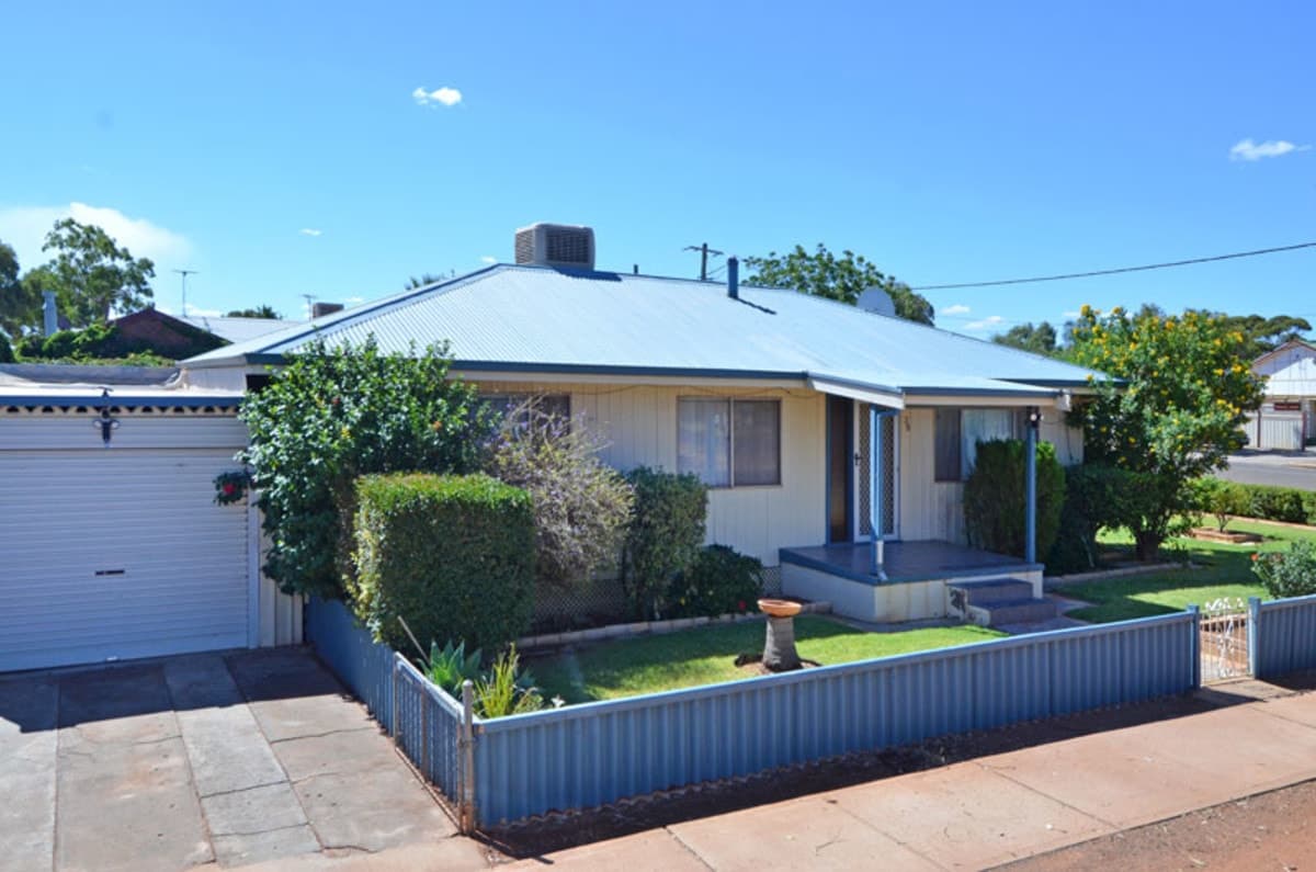 38 Salisbury Road, Kalgoorlie - Thumbnail 2