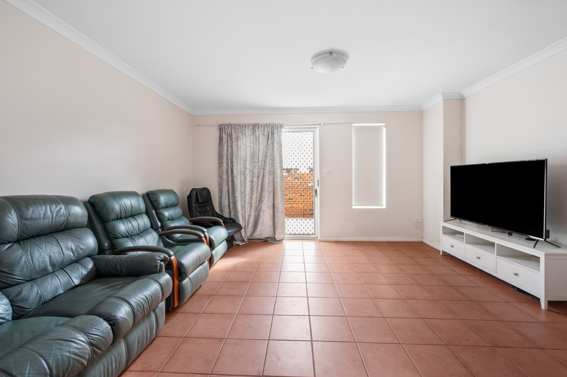 2/13 Brookman Street,
	
			
							KALGOORLIE
				
							
							WA
			6430, Kalgoorlie - Thumbnail 4