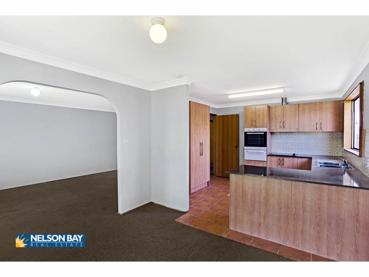 18 Armidale Avenue, NELSON BAY NSW 2315, Nelson Bay - Thumbnail 2