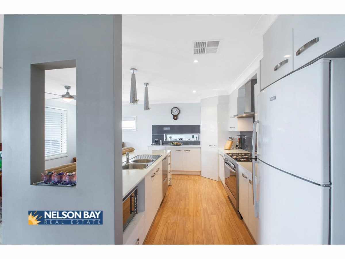 11 Mooring Avenue, Corlette NSW 2315, Corlette - Thumbnail 5