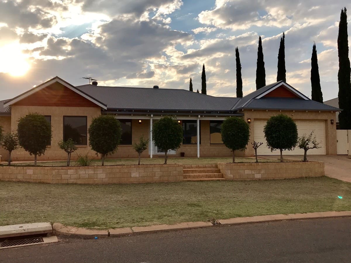 19 Smythe Drive, Broadwood - Image 1