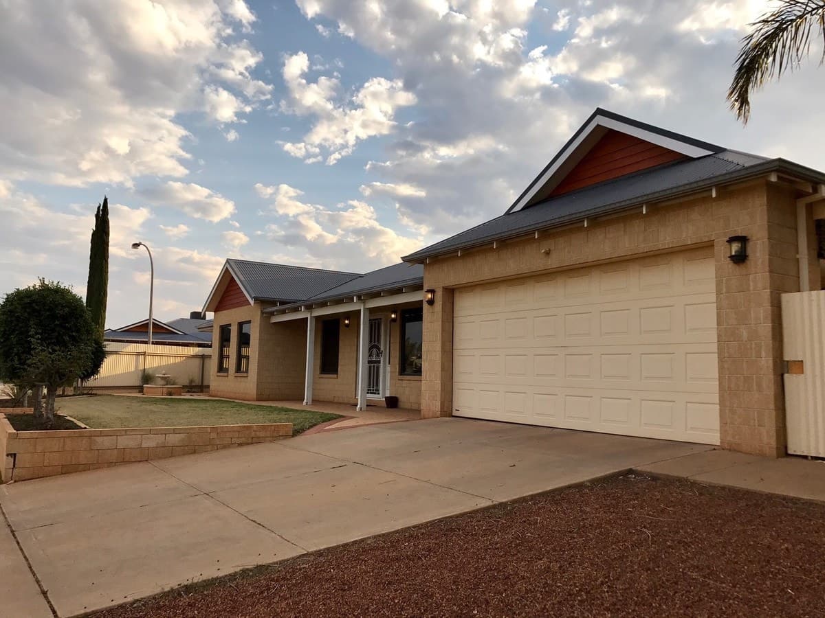 19 Smythe Drive, Broadwood - Thumbnail 6