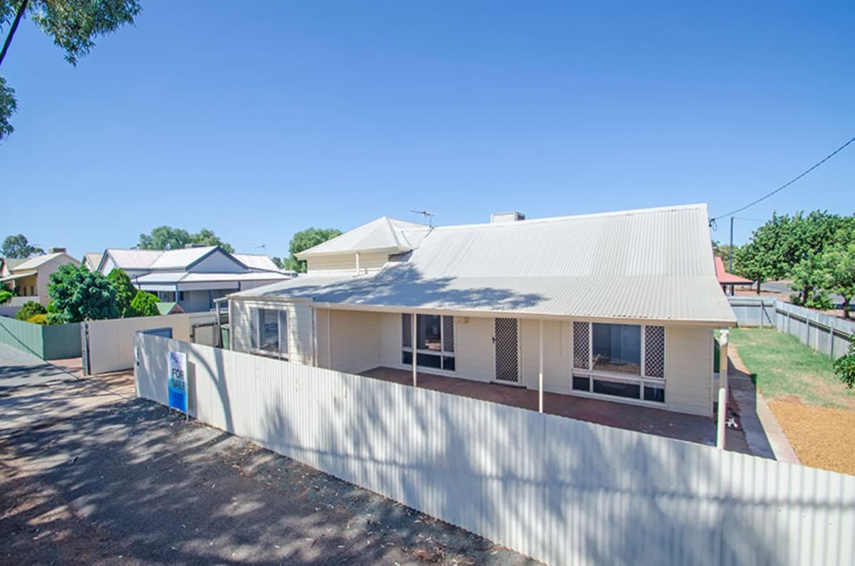 143 Hanbury Street,
	
			
							Kalgoorlie
				
							
							WA
			6430, Kalgoorlie - Image 1