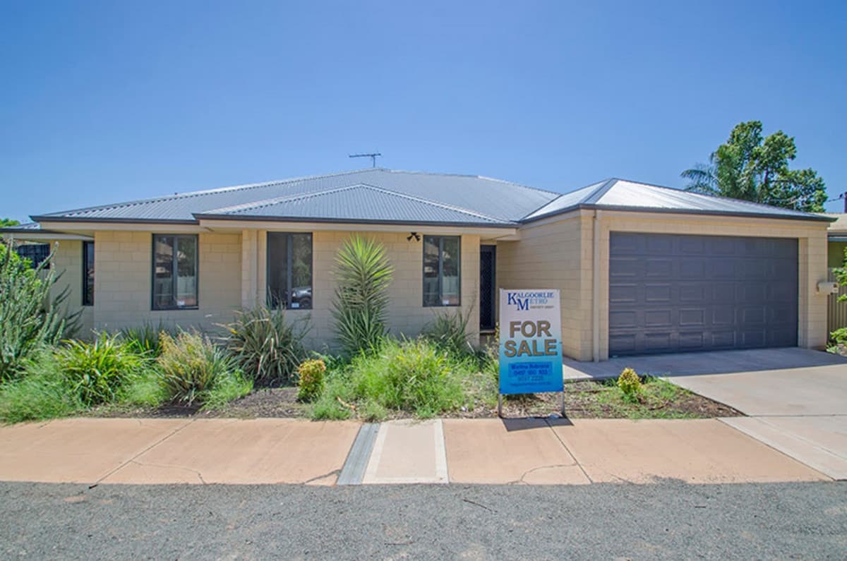 82 Hopetoun Street, South Kalgoorlie - Thumbnail 2