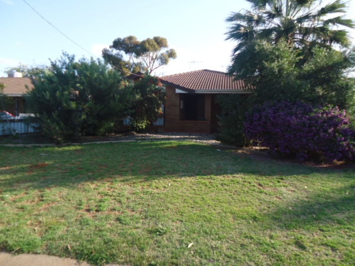 7 Littlewood Place, West Lamington, Kalgoorlie - Thumbnail 3