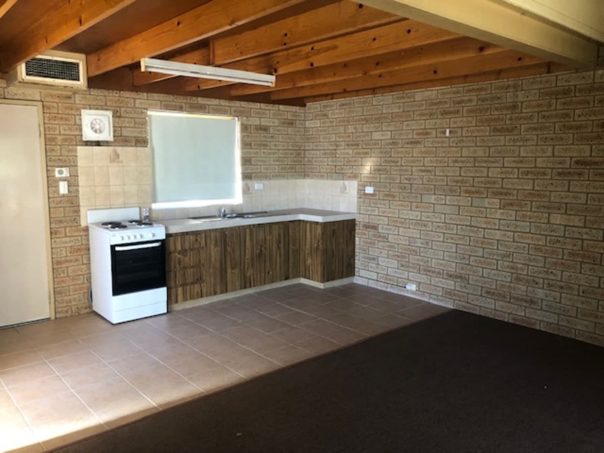 4/4 Carrington Street, South Kalgoorlie, Kalgoorlie - Thumbnail 2