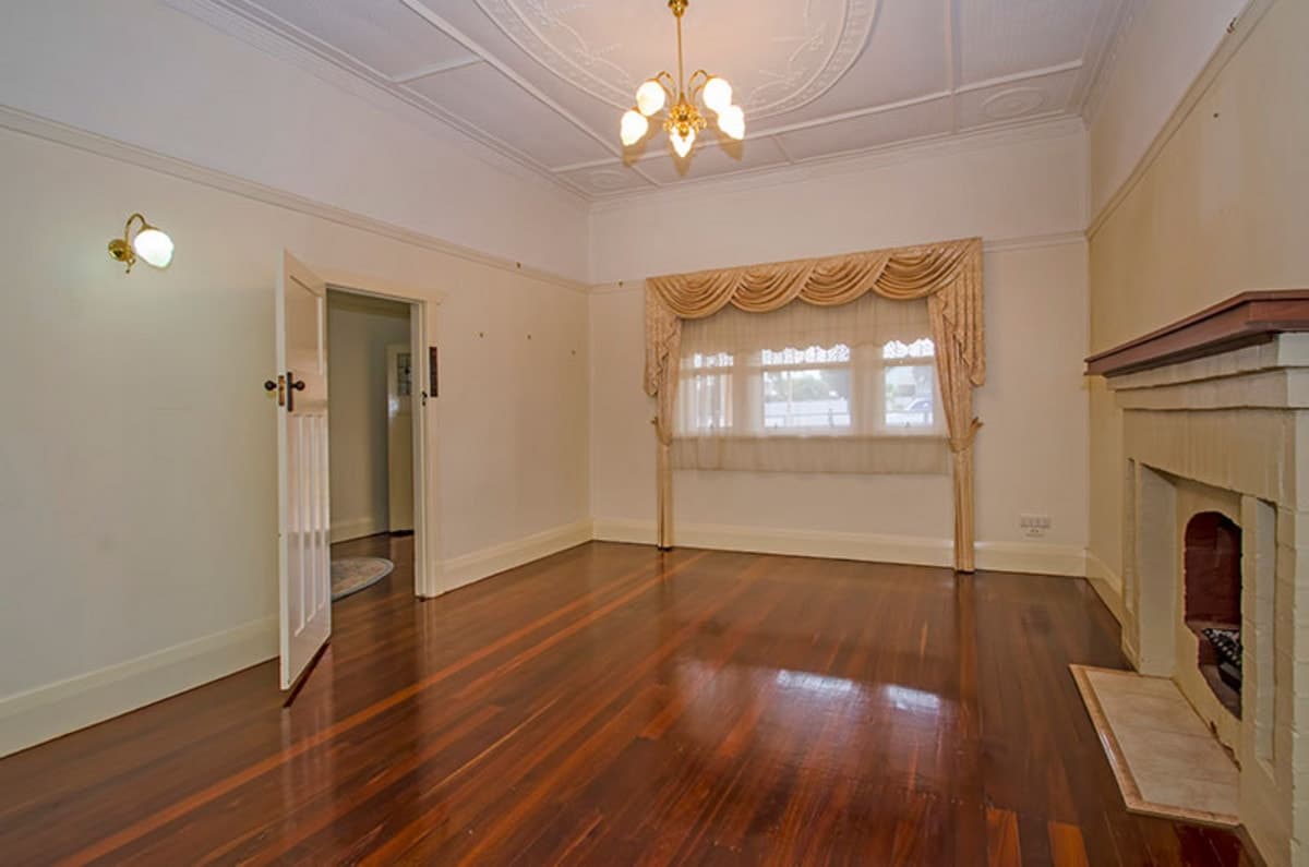 13 Cheetham Street,
	
			
							Kalgoorlie
				
							
							WA
			6430, Kalgoorlie - Thumbnail 7