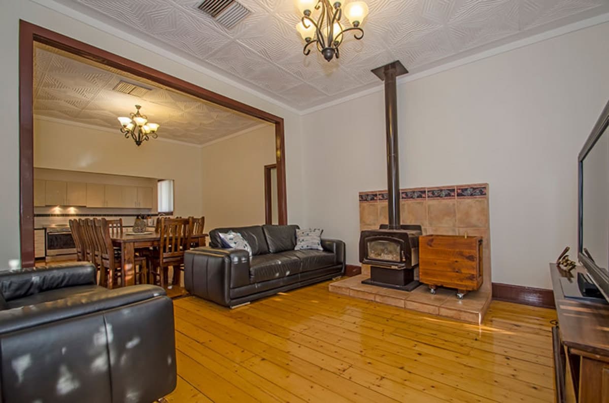 123 Bourke Street,
	
			
							Lamington
				
							
							WA
			6430, Lamington - Thumbnail 2