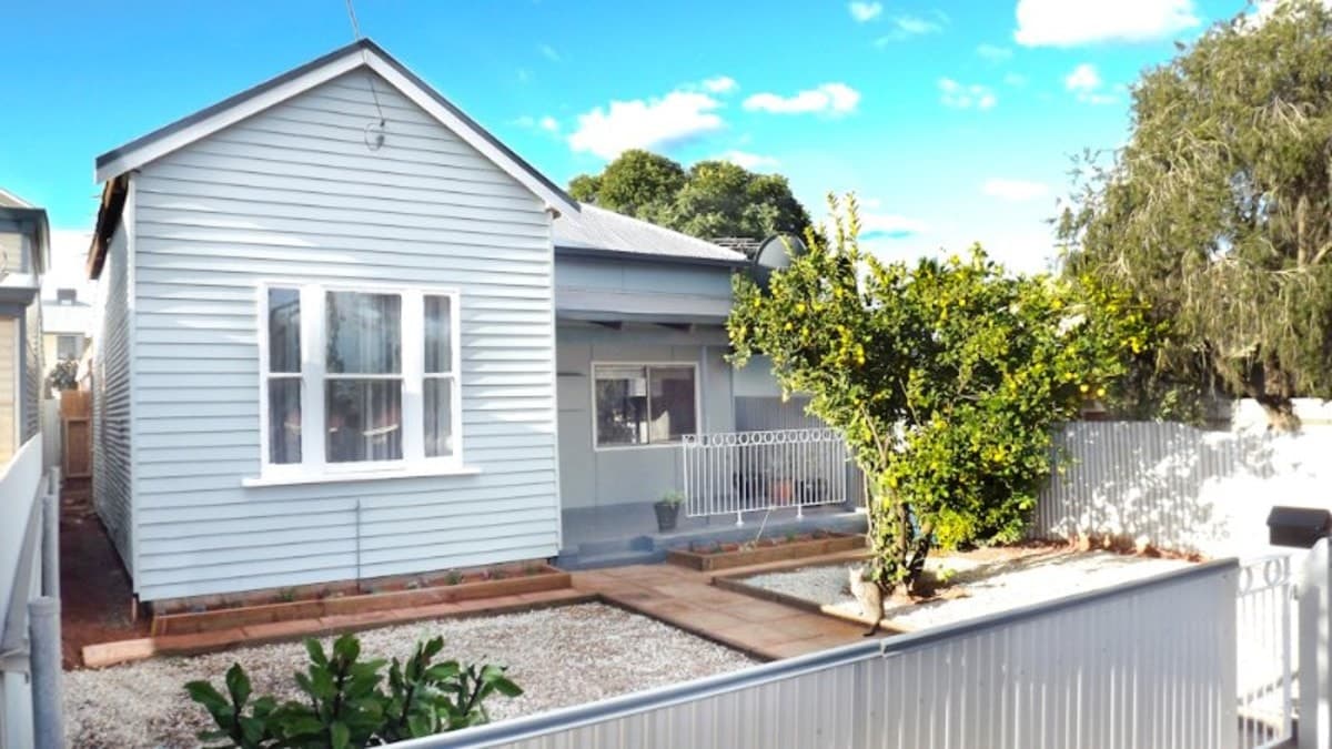 3 Rhodes Street,
	
			
							KALGOORLIE
				
							
							WA
			6430, Kalgoorlie - Image 1