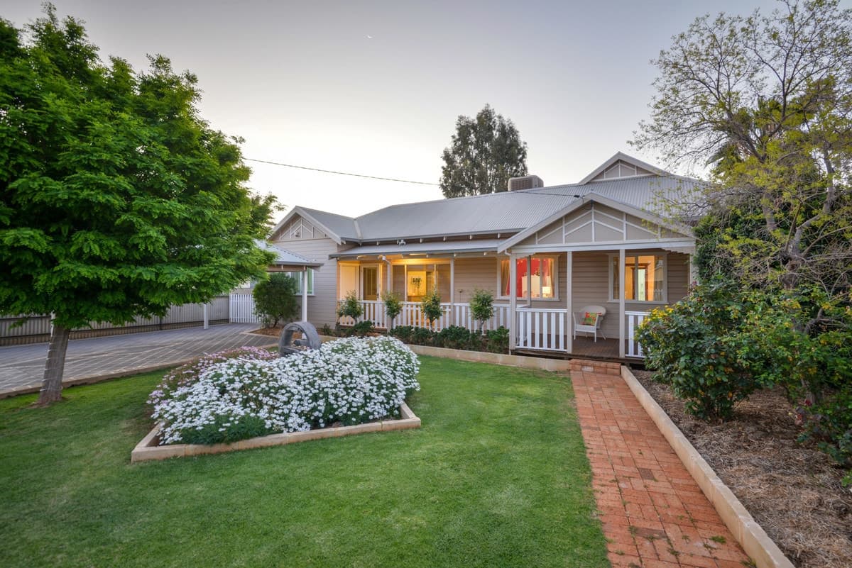 90 Campbell Street, Kalgoorlie - Thumbnail 2