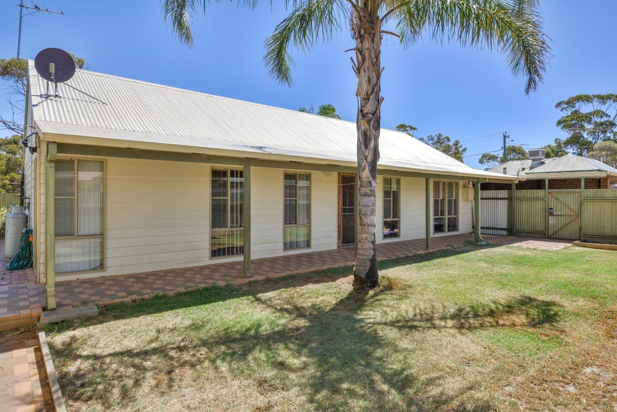 38 Keenan Street, Lamington - Image 1