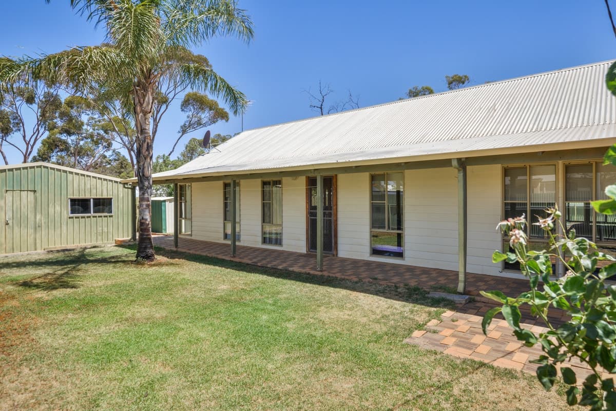 38 Keenan Street, Lamington - Thumbnail 2