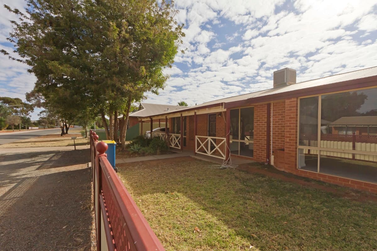 2 Burton Place, West Laminton,
	
			
							KALGOORLIE
				
							
							WA
			6430, Kalgoorlie - Thumbnail 3
