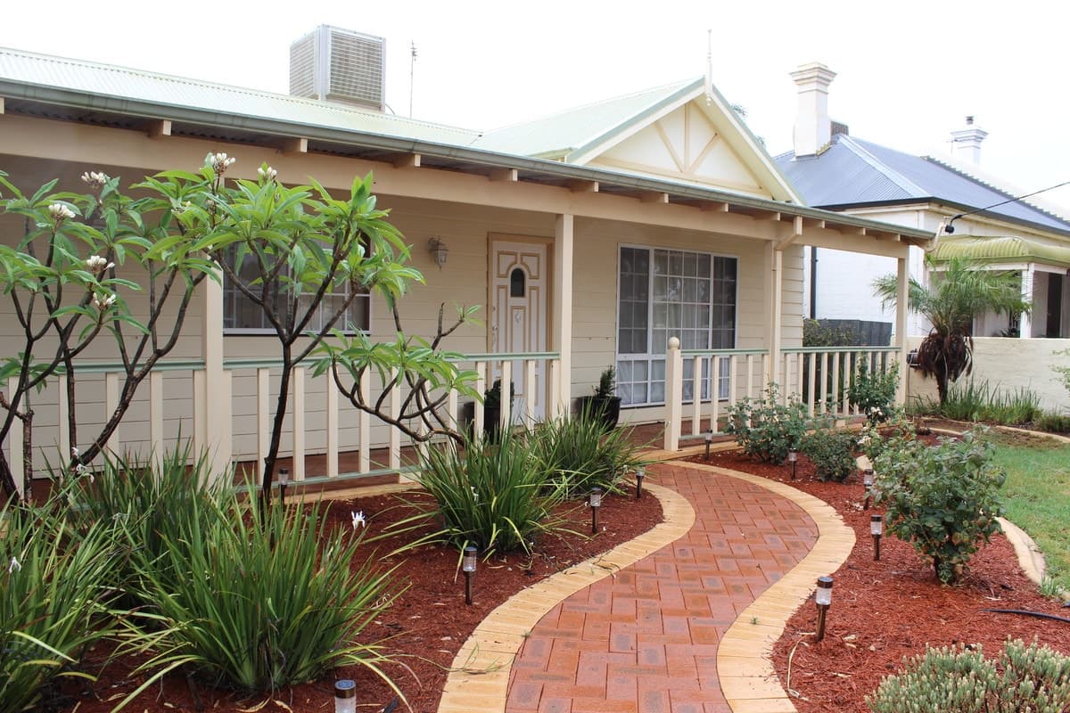 219 Piccadilly Street,
	
			
							Kalgoorlie
				
							
							WA
			6430, Kalgoorlie - Image 1