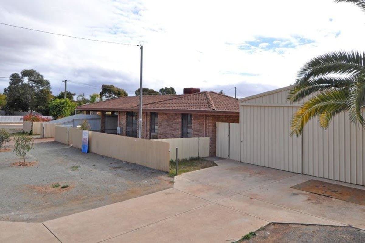 11 Morley Way, South Kalgoorlie,
	
			
							KALGOORLIE
				
							
							WA
			6430, Kalgoorlie - Thumbnail 3