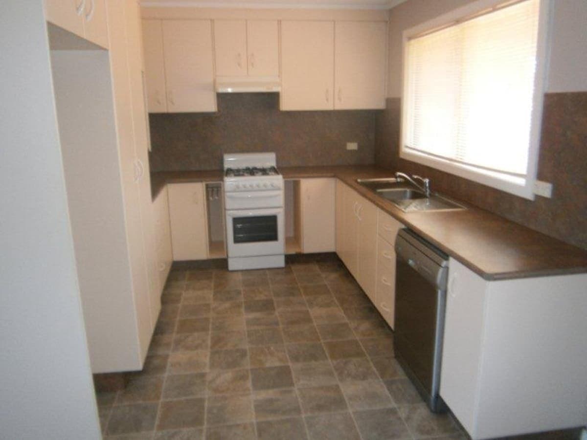 354 Piccadilly Street,
	
			
							KALGOORLIE
				
							
							WA
			6430, Kalgoorlie - Thumbnail 8