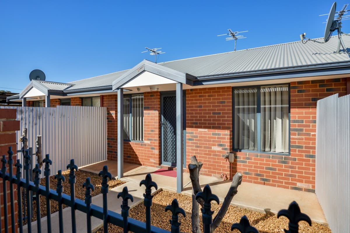 4/15 Collins Street,
	
			
							Kalgoorlie
				
							
							WA
			6430, Kalgoorlie - Image 1