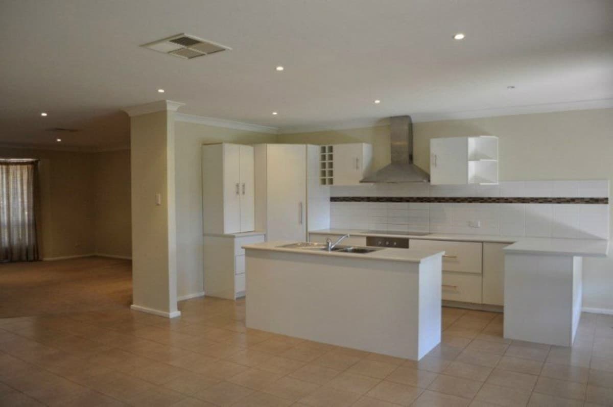 4 Teahan Street,
	
			
							KALGOORLIE
				
							
							WA
			6430, Kalgoorlie - Thumbnail 2