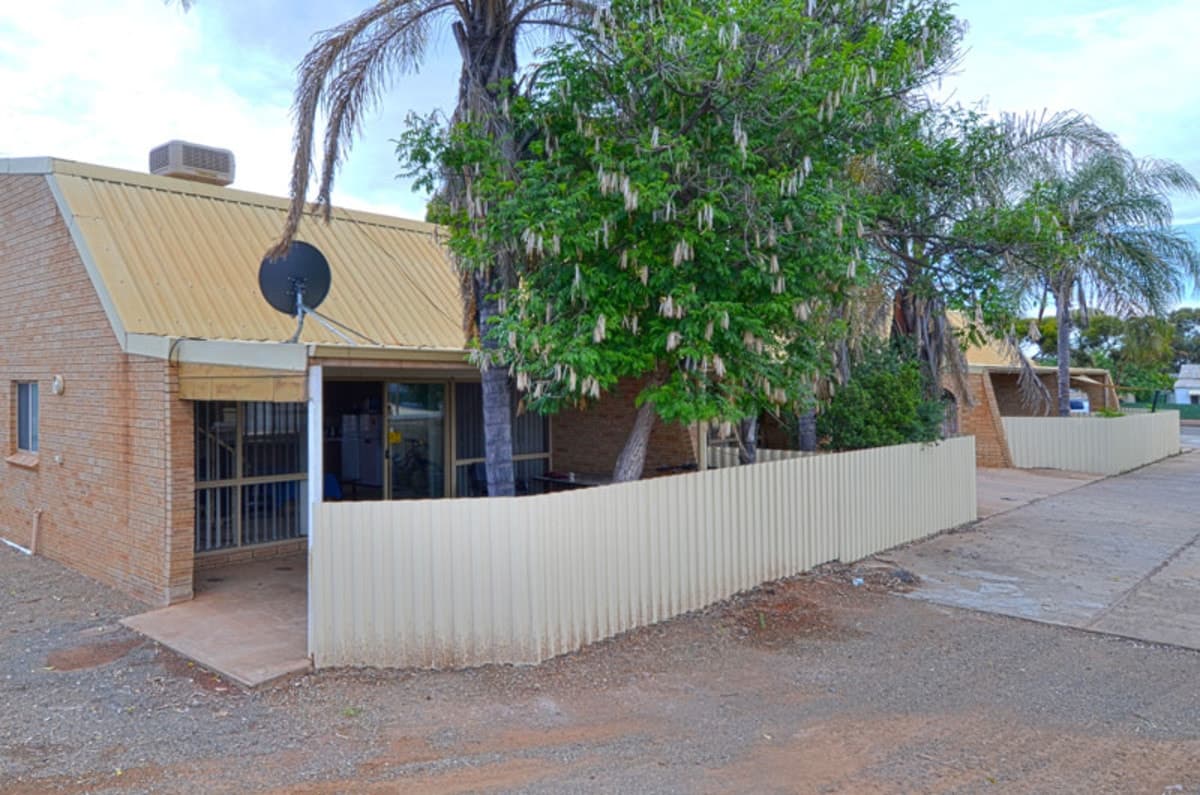 4/4 Carrington Street, South Kalgoorlie, Kalgoorlie - Thumbnail 2