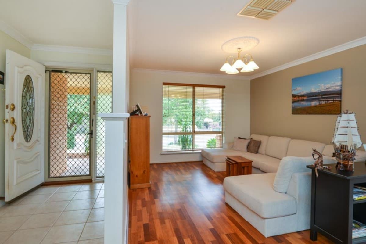 7 Kunanalling Avenue, Hannans, Kalgoorlie - Thumbnail 3