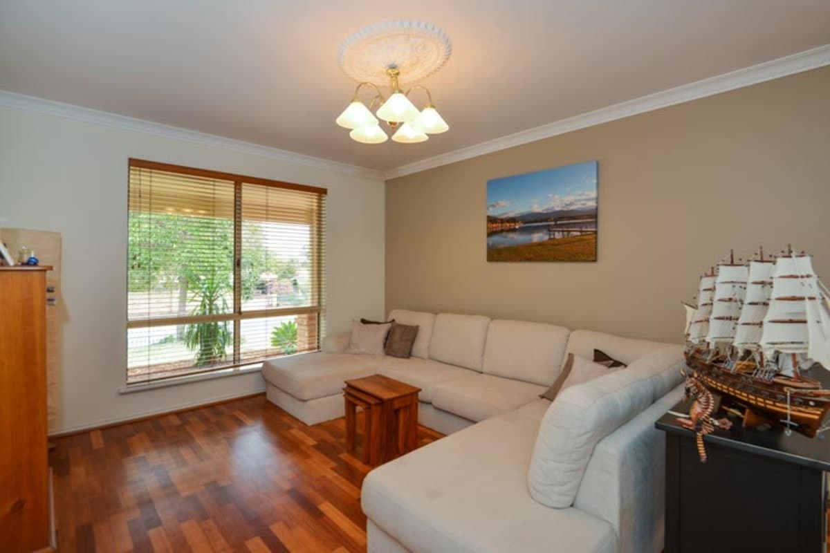 7 Kunanalling Avenue, Hannans, Kalgoorlie - Thumbnail 4