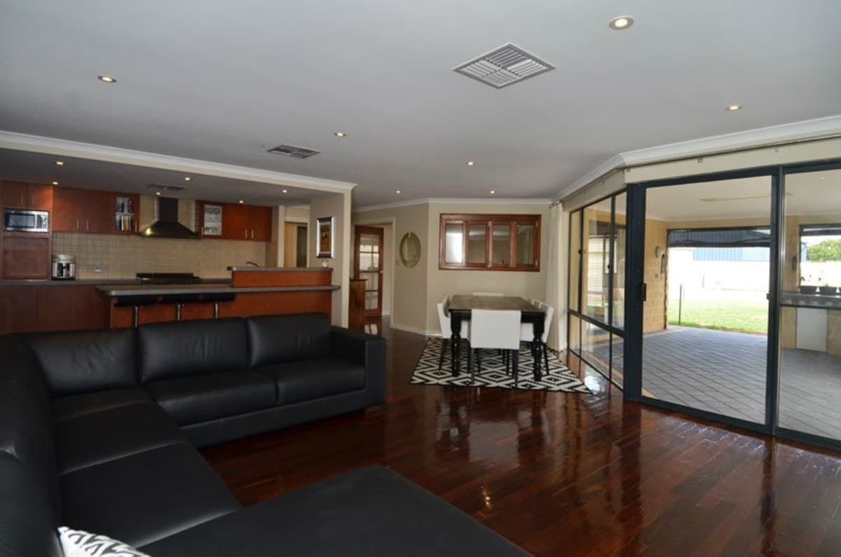 44 Longmore Parade, Broadwood,
	
			
							Kalgoorlie
				
							
							WA
			6430, Kalgoorlie - Thumbnail 3