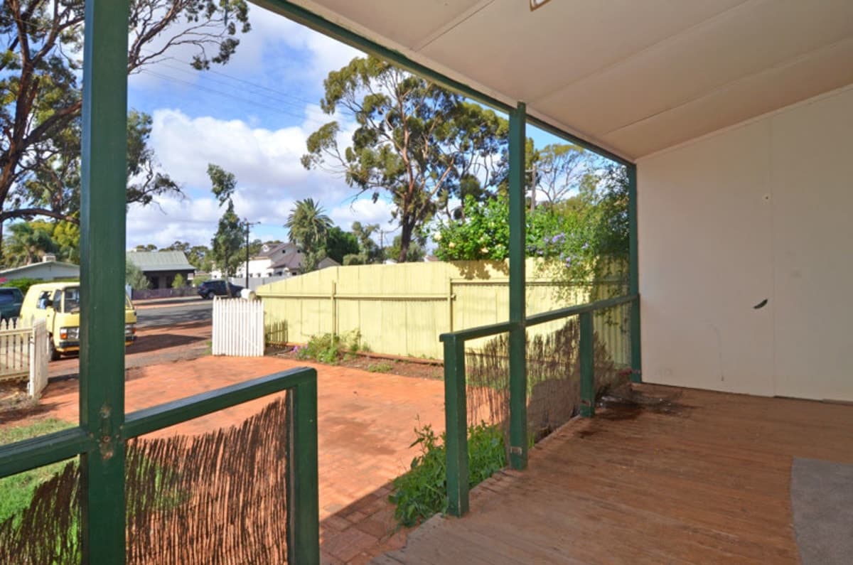 28 Collins Street,
	
			
							KALGOORLIE
				
							
							WA
			6430, Kalgoorlie - Thumbnail 2