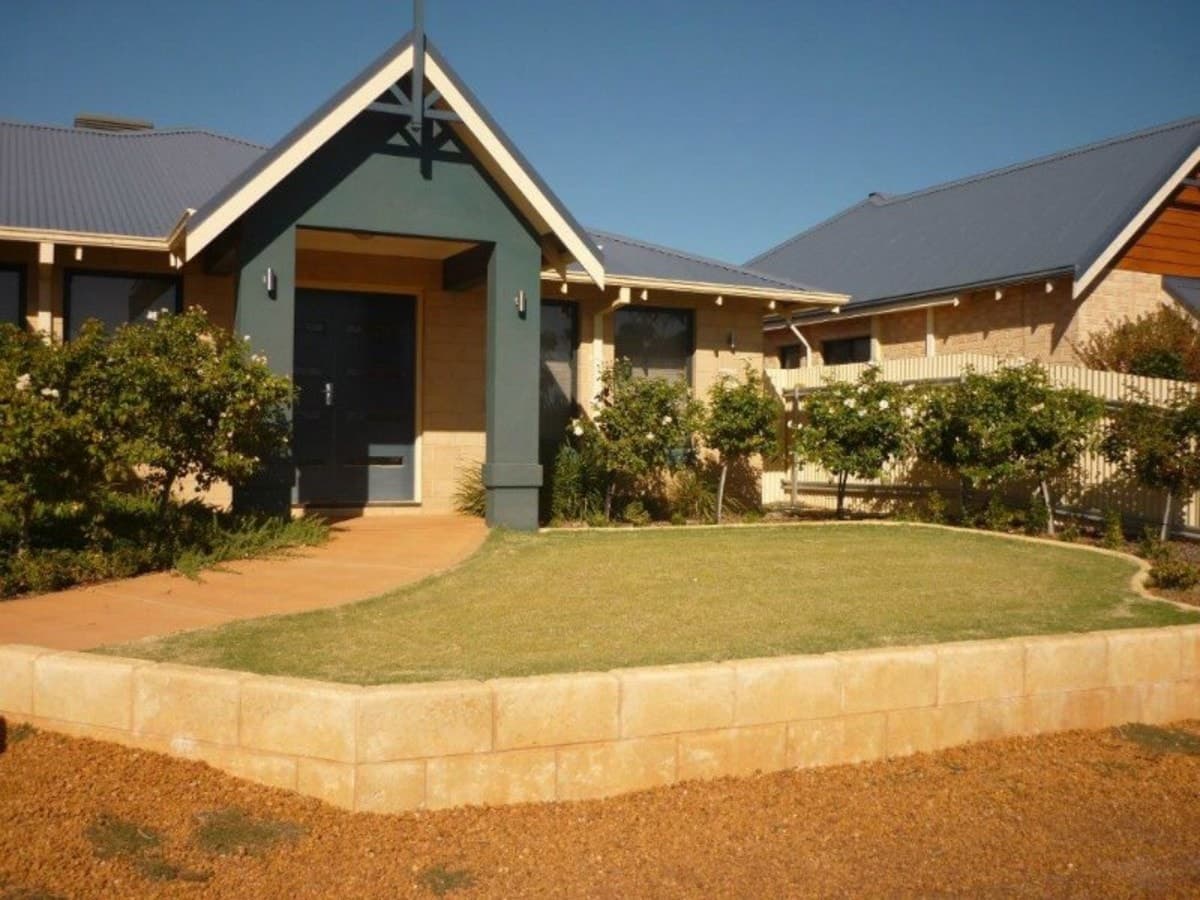 37 Paddington Drive,
	
			
							HANNANS
				
							
							WA
			6430, Hannans - Image 1