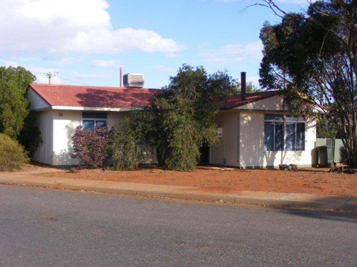 32 Hopbush Street,
	
			
							KAMBALDA WEST
				
							
							WA
			6442, Kambalda West - Image 1