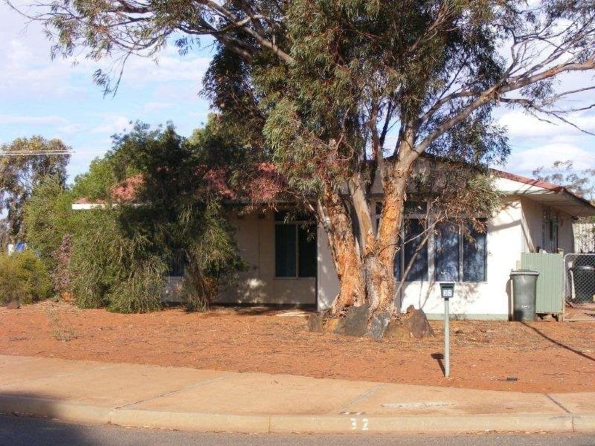 32 Hopbush Street,
	
			
							KAMBALDA WEST
				
							
							WA
			6442, Kambalda West - Thumbnail 2