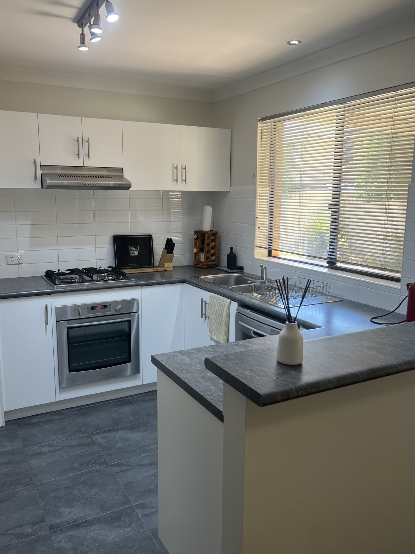 11/396-400 Hay Street,
	
			
							SOMERVILLE
				
							
							WA
			6430, Somerville - Thumbnail 2