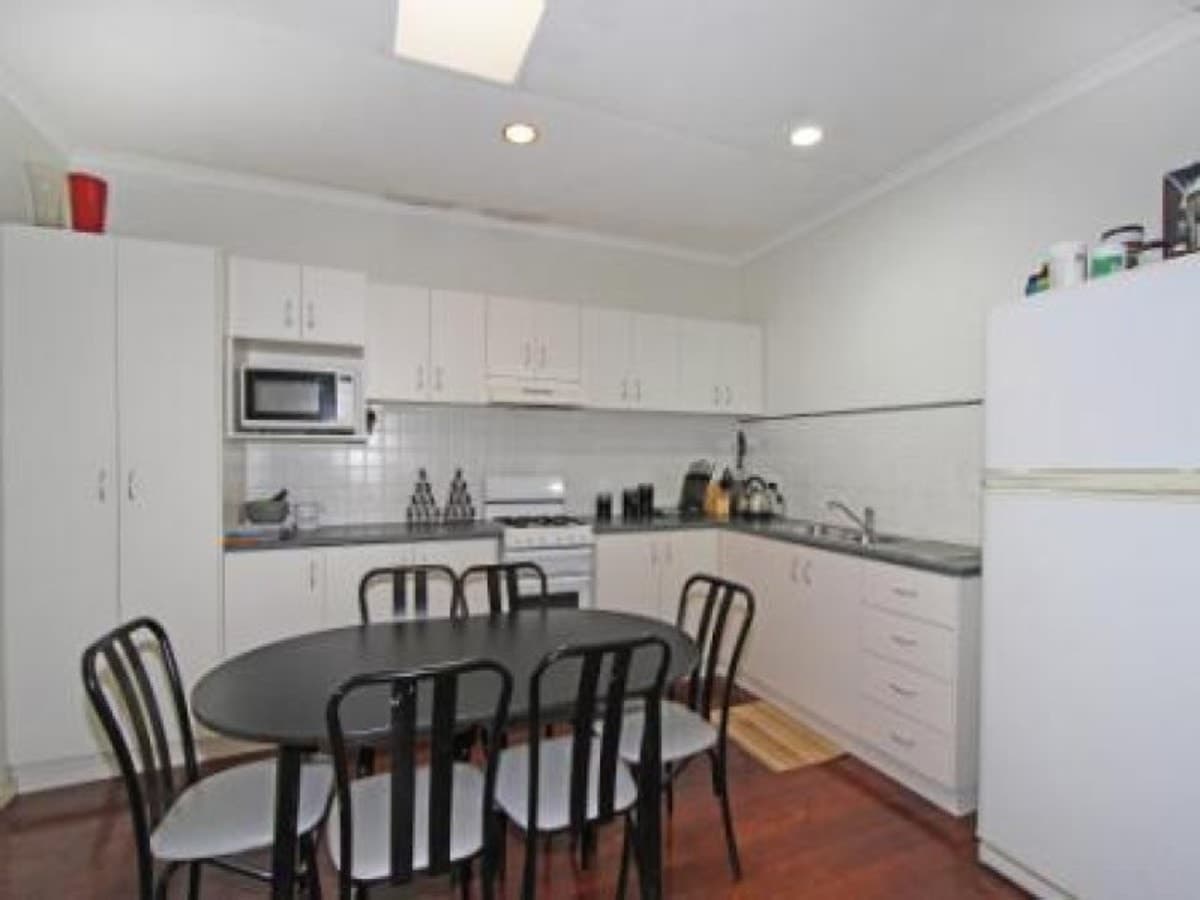 18 Piccadilly,
	
			
							KALGOORLIE
				
							
							WA
			6430, Kalgoorlie - Thumbnail 8