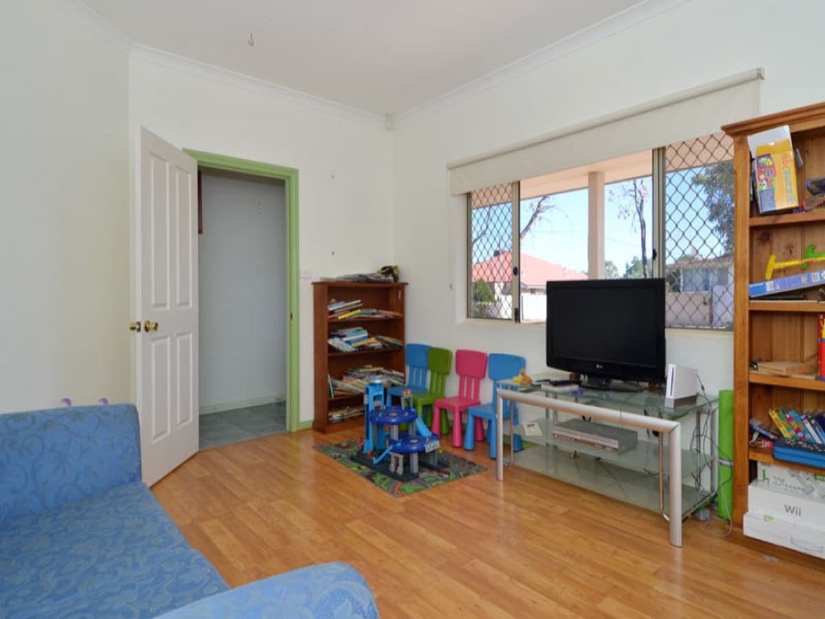 2 Hocking Street,
	
			
							KALGOORLIE
				
							
							WA
			6430, Kalgoorlie - Thumbnail 4