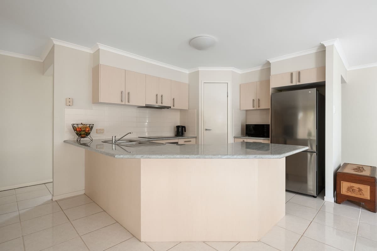 37 Golden Hind Avenue, Cooloola Cove - Thumbnail 2