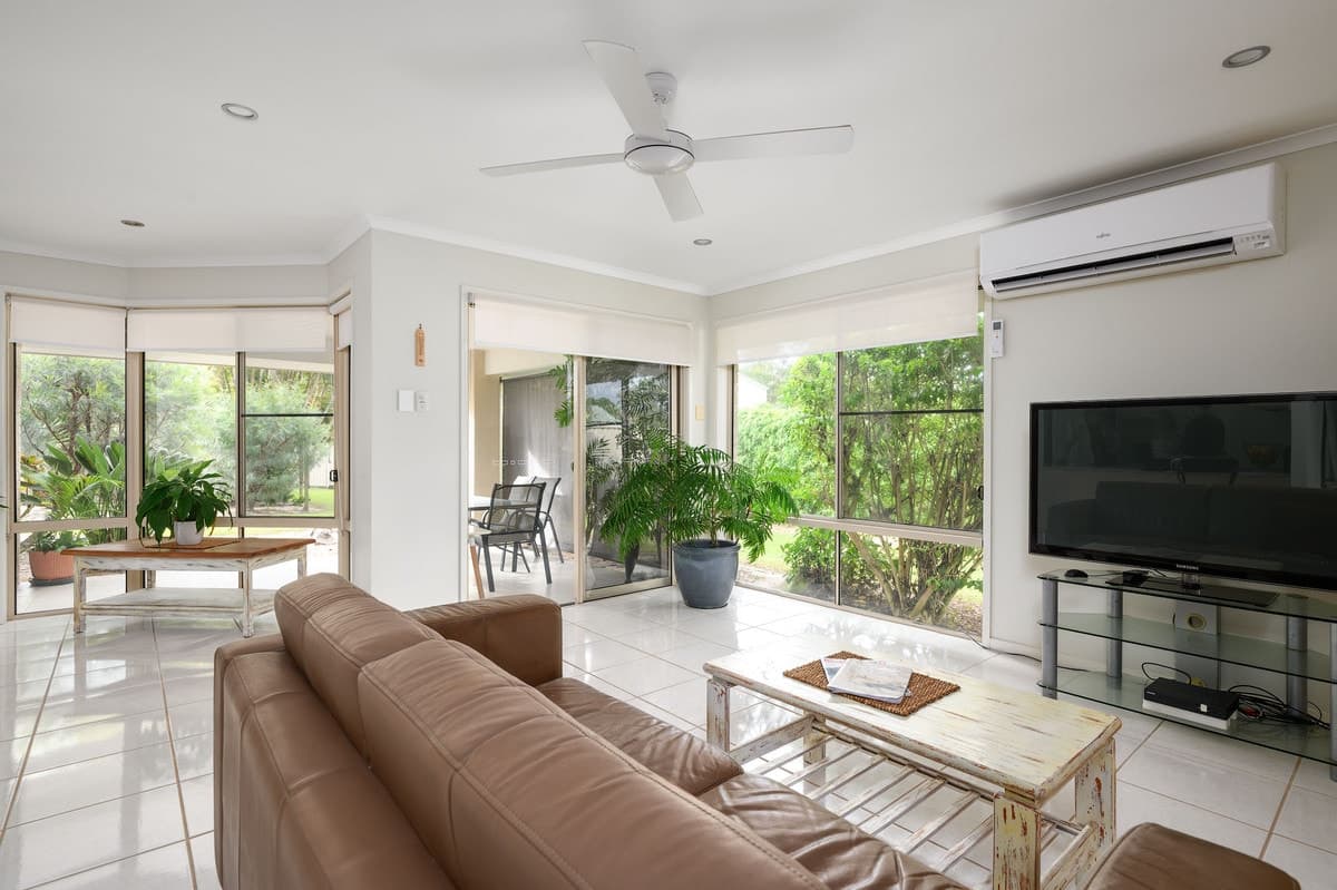37 Golden Hind Avenue, Cooloola Cove - Thumbnail 3