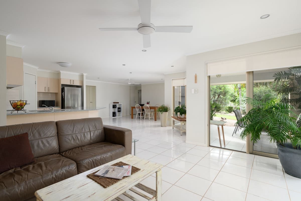 37 Golden Hind Avenue, Cooloola Cove - Thumbnail 4