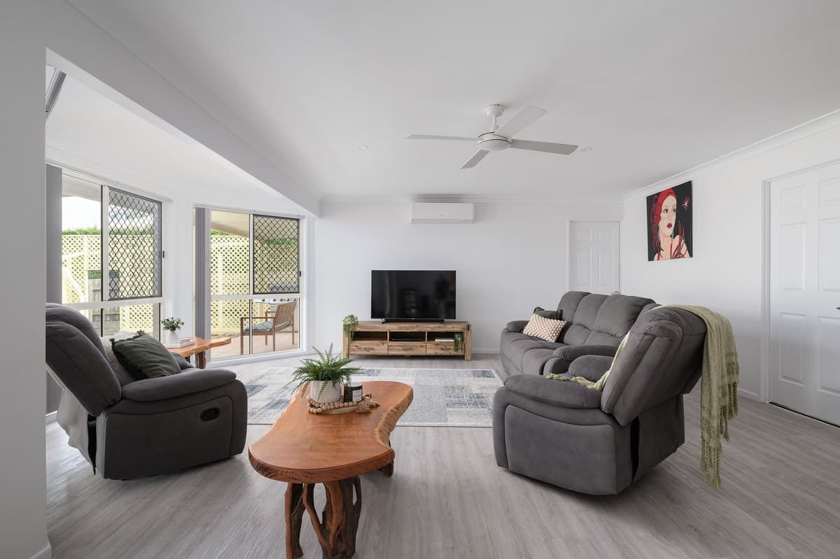 7 Roebuck Street, Cooloola Cove - Thumbnail 3