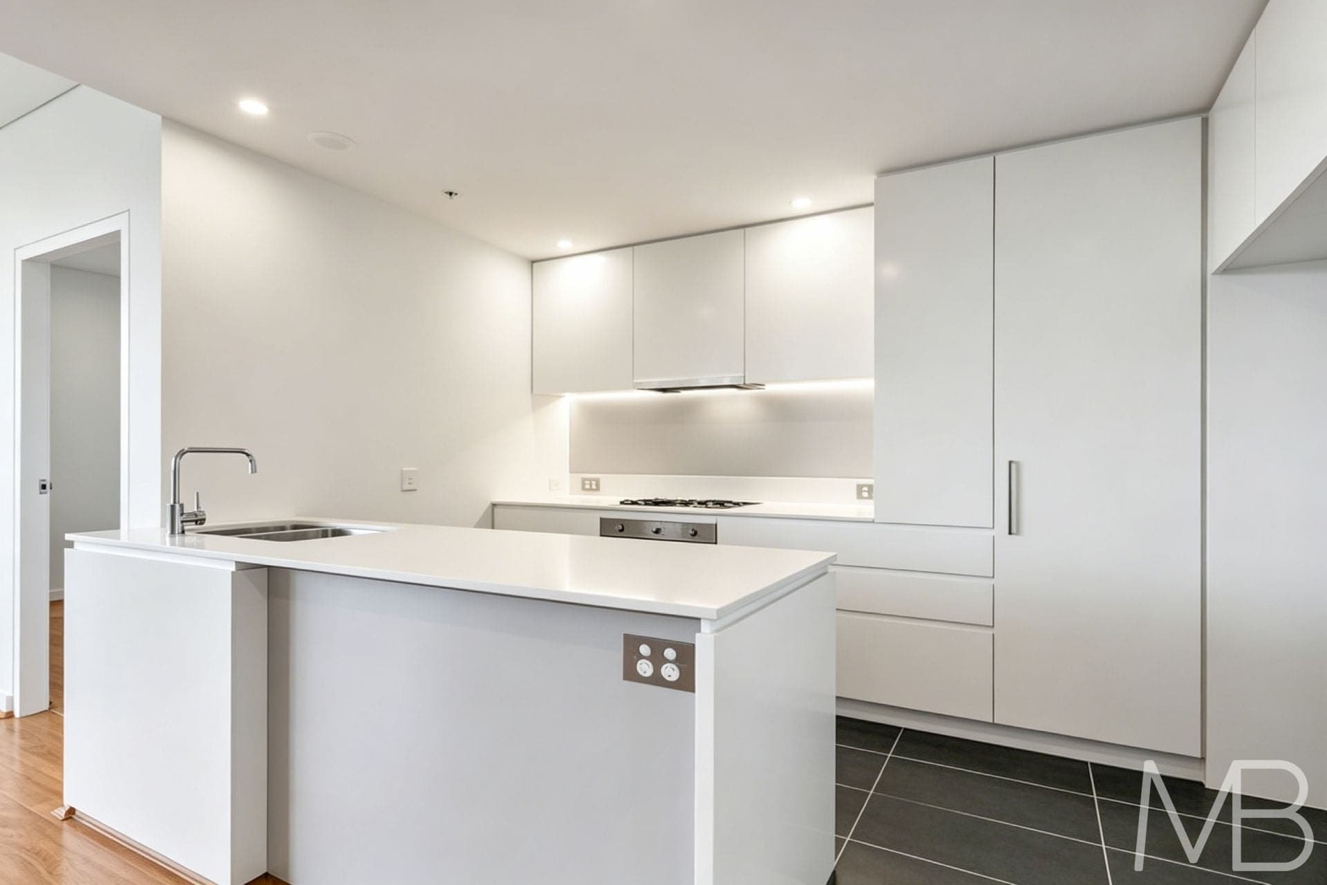 517/2-20 CHISHOLM STREET, Wolli Creek, Wolli Creek - Thumbnail 3