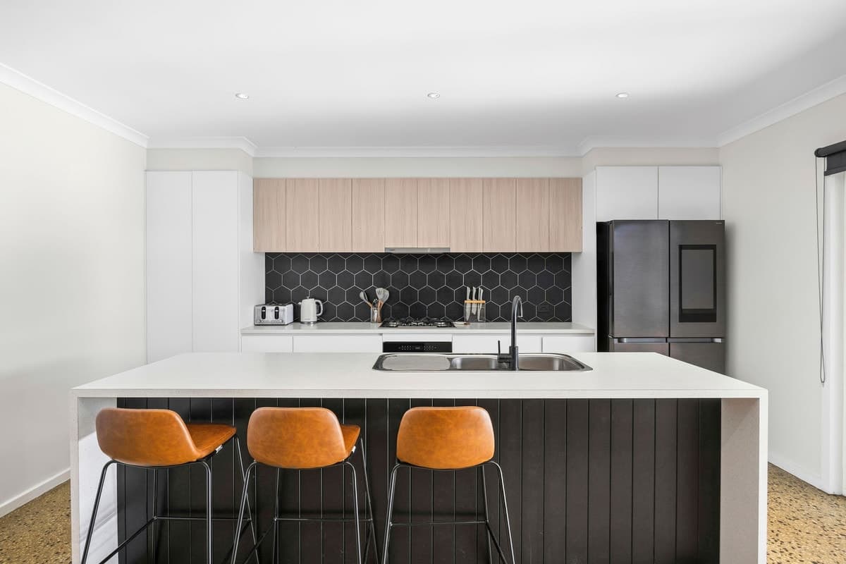 8 Fenwick Fairway, BANNOCKBURN VIC 3331, Bannockburn - Thumbnail 2