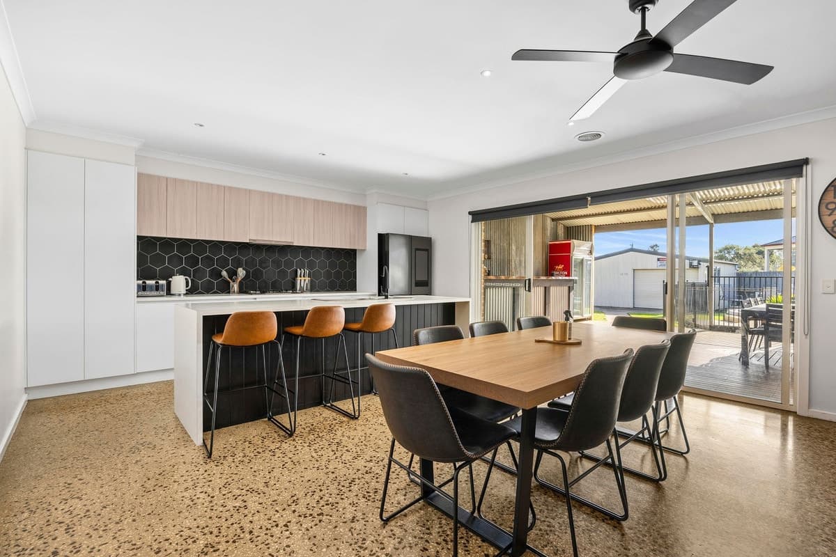 8 Fenwick Fairway, BANNOCKBURN VIC 3331, Bannockburn - Thumbnail 3