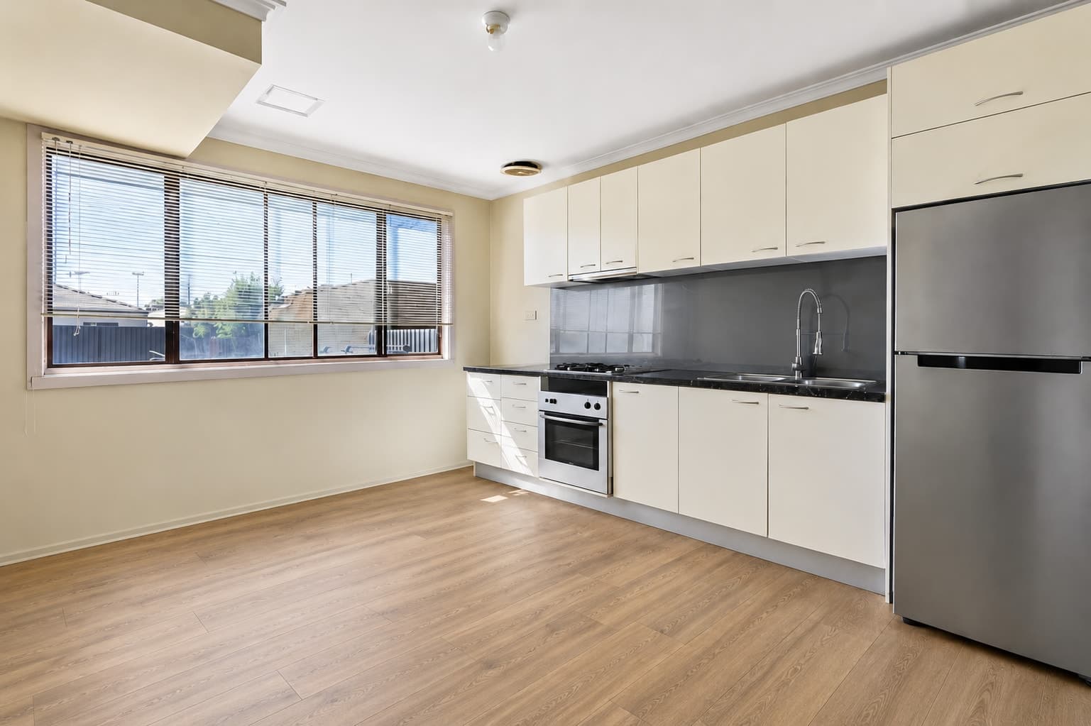 26 Scott Avenue, St Albans VIC 3021, St Albans - Thumbnail 2