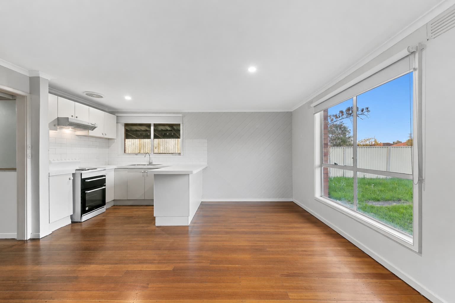 8 Beccles Court, St Albans VIC 3021, St Albans - Thumbnail 2