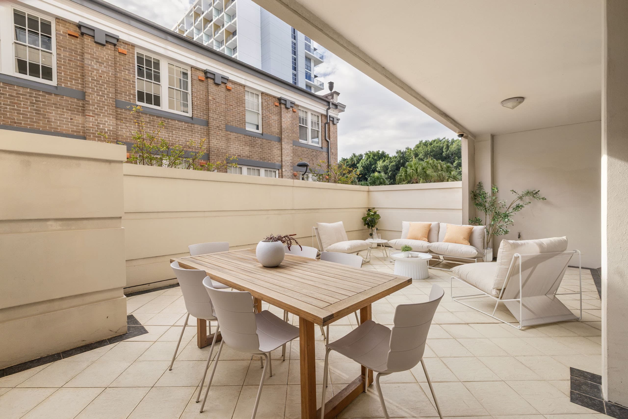 2/13 Potter Street, Waterloo - Image 1