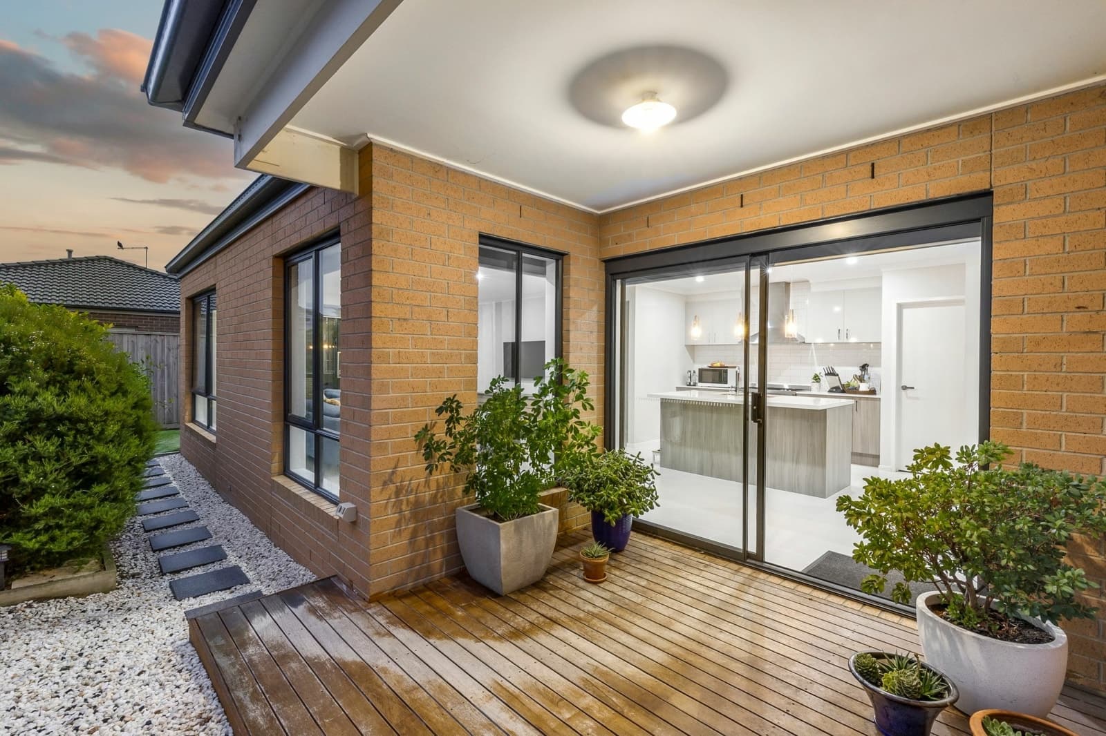 11 Devereux Way, CHARLEMONT, Charlemont - Thumbnail 6