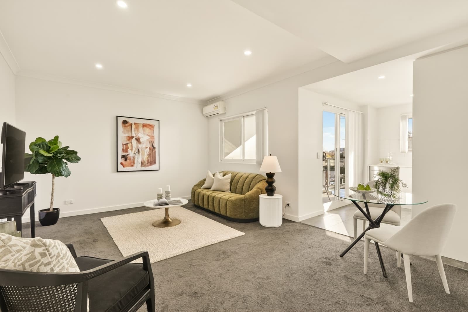 303/15-17 Old Northern Road, BAULKHAM HILLS, Baulkham Hills - Thumbnail 2