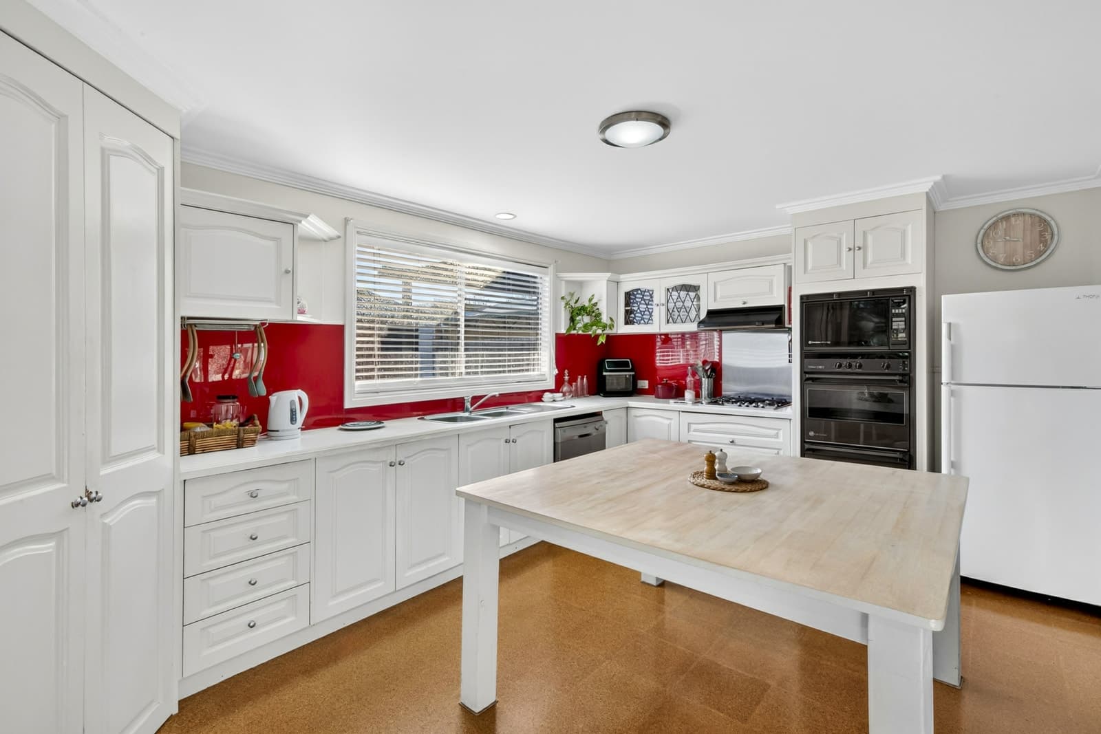 36 Pavo Street, BELMONT, Belmont - Thumbnail 2