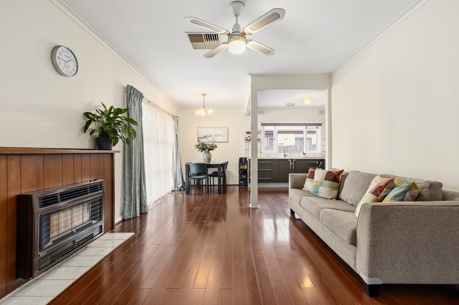 54 Tamworth Road, KILSYTH, Kilsyth - Thumbnail 2