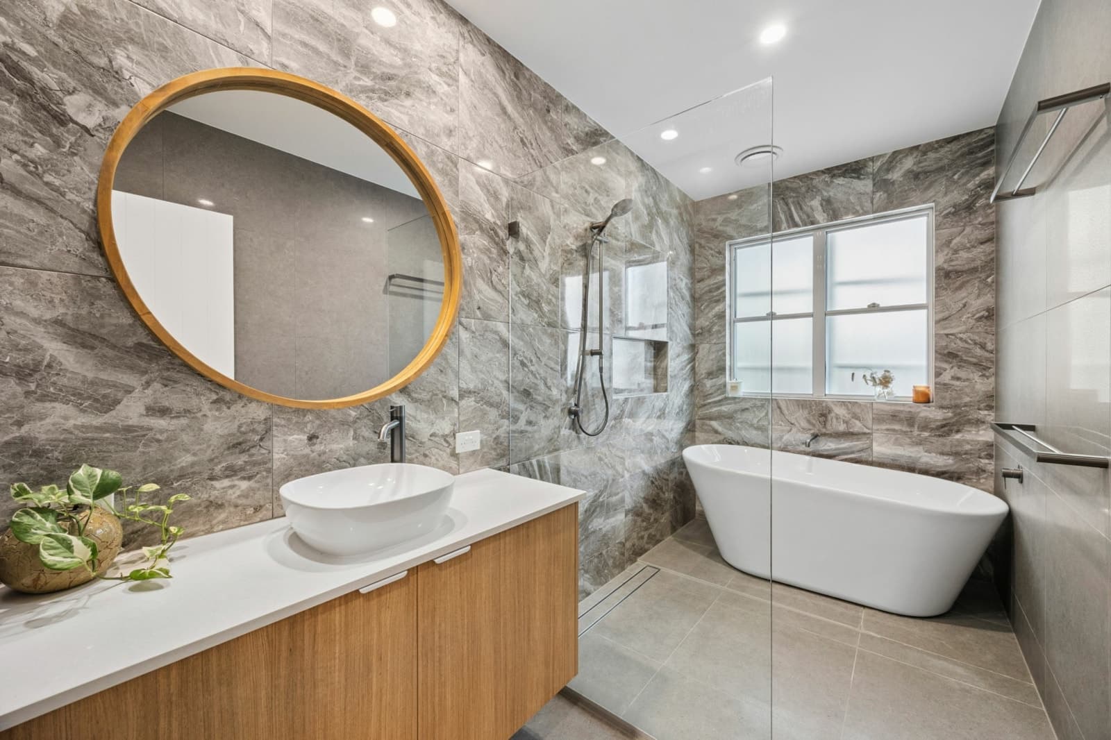 2/14 Burke Street, GOLDEN BEACH, Golden Beach - Thumbnail 6